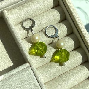 Green glass bead & glass pearl huggie hoop earrings